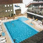 Hotel Sarga Cabañas